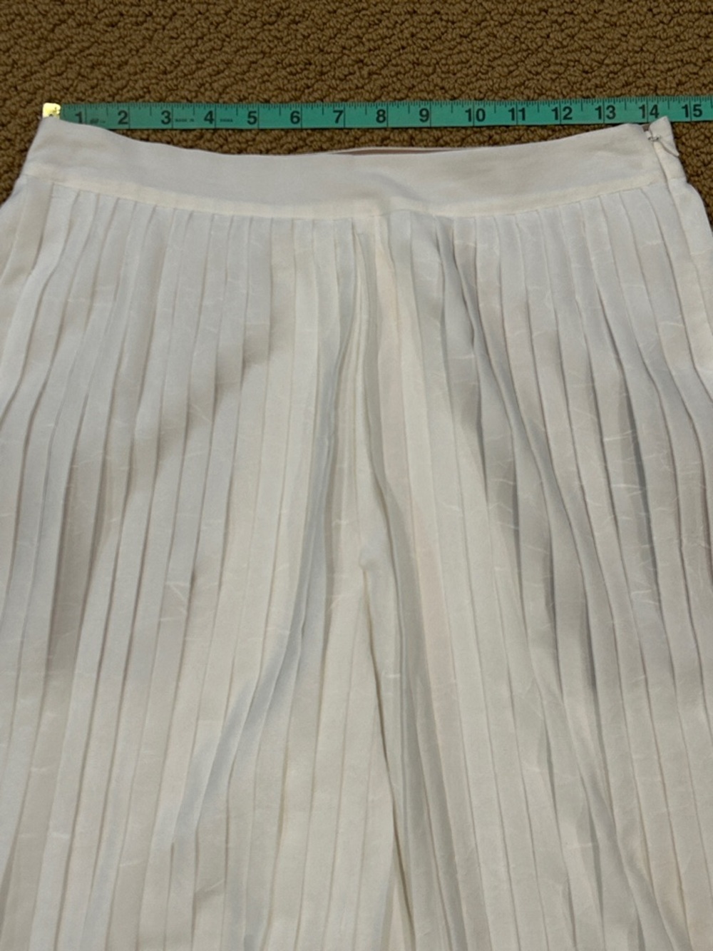 Vince Accordion Pleat Textured Culotte Pants size 6 Ivory Cream - Picture 13 of 16